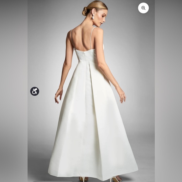 Sachin & Babi

Gwen A-Line Gown - Picture 2 of 4